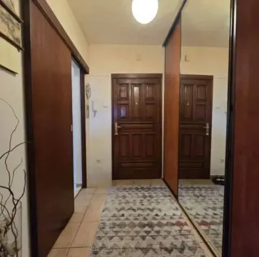 Prodaja, trosoban stan, 108m², Malo Brdo, Podgorica - image 9