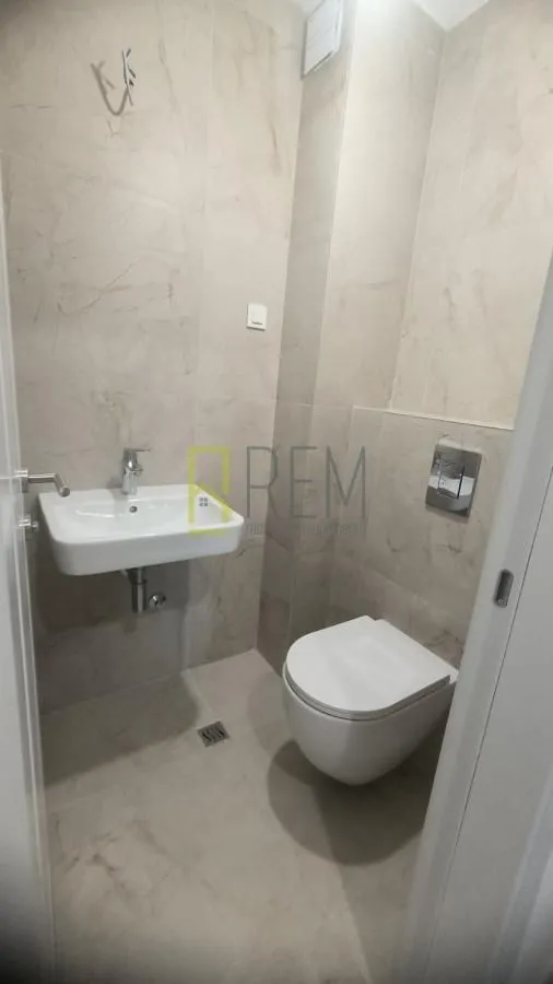 Prodaja, trosoban stan, 127m², Tološka šuma, Podgorica