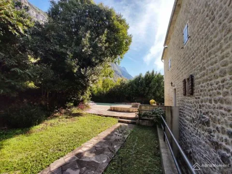 Prodaja, dvosoban stan, 82m², Dobrota, Kotor - image 10