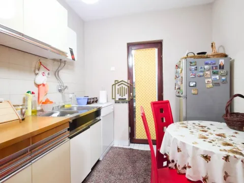 Prodaja, dvosoban stan, 74m², Lepa Kata, Podgorica - image 3