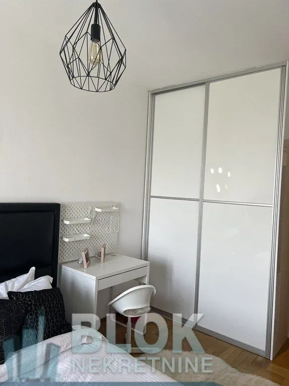 Izdavanje, dvosoban stan, 75m², Podgorica, Crna Gora
