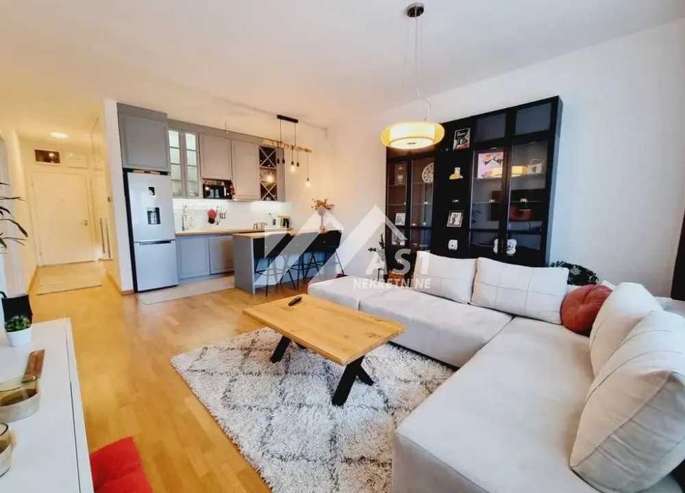 Izdavanje, dvosoban stan, 49m², Sremska Kamenica, Petrovaradin