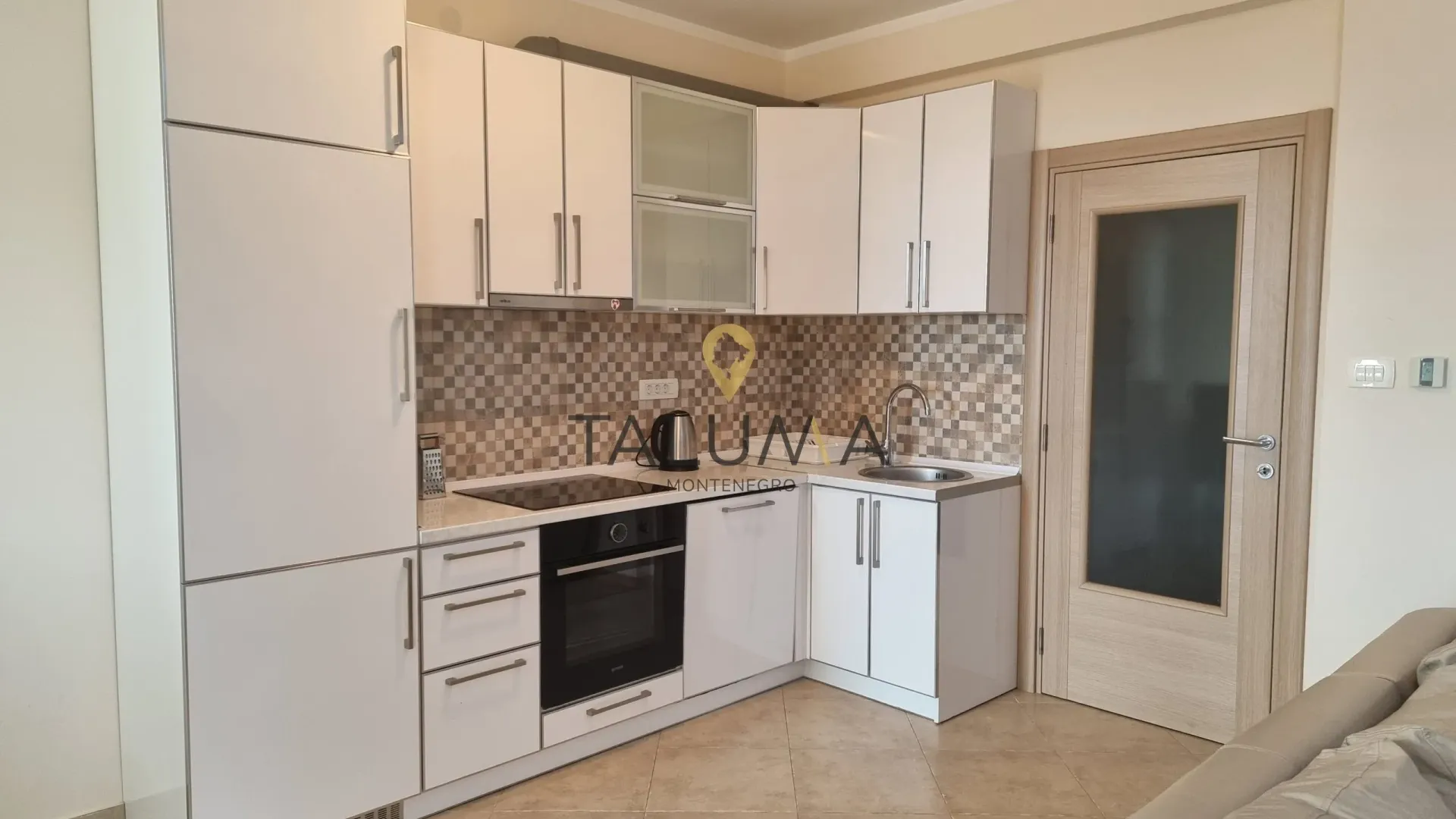 Sale, two bedroom apartment, 94m², Bečići, Budva