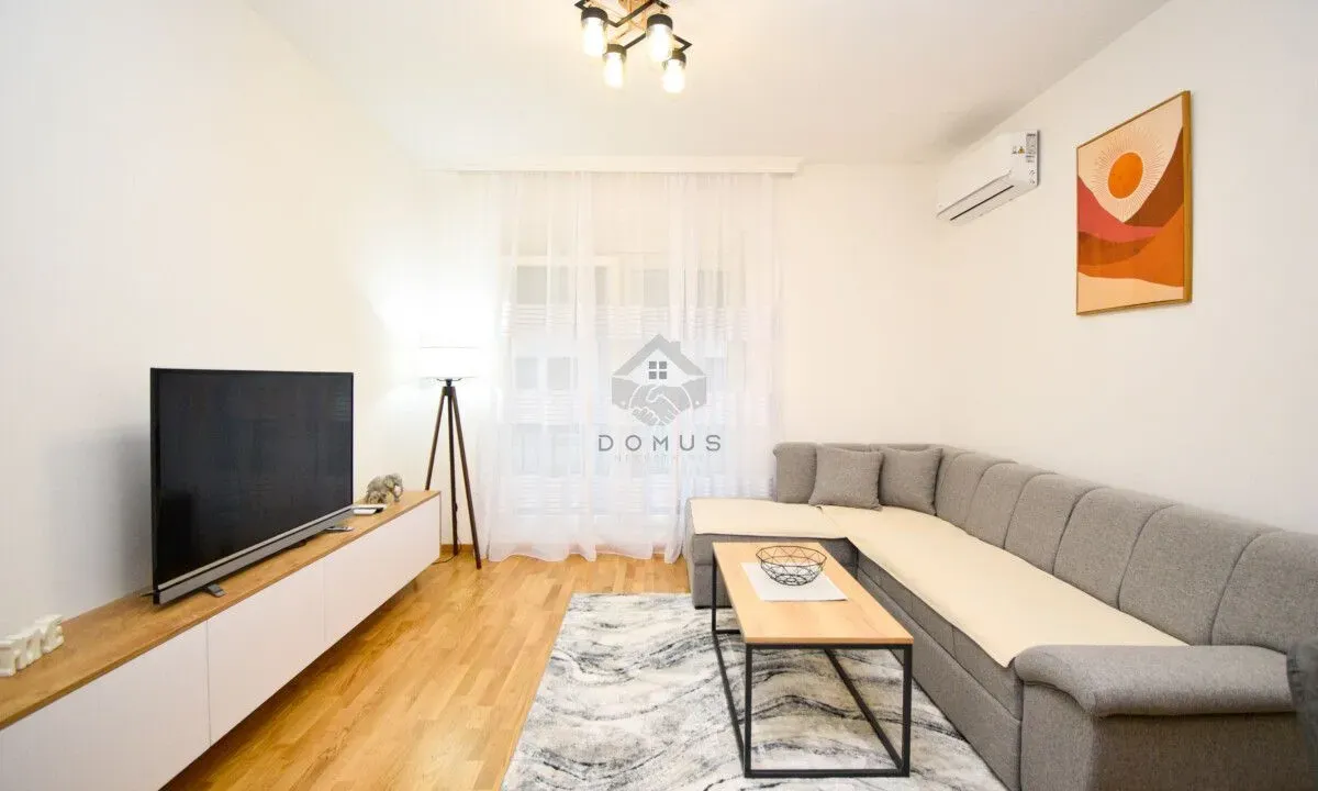 Izdavanje, jednosoban stan, 48m², Stara Varoš, Podgorica