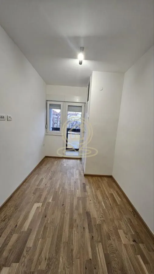Prodaja, dvosoban stan, 59m², Banatić, Novi Sad Sve Podlokacije