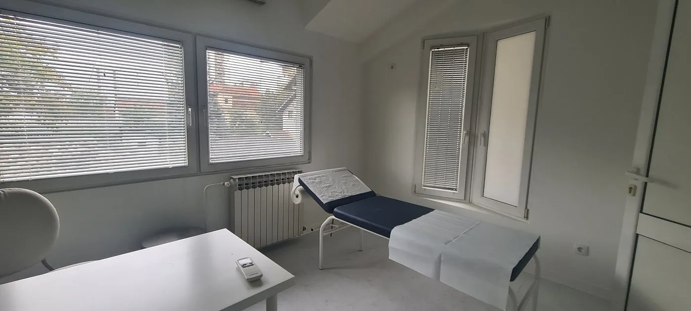 Izdavanje, poslovni prostor, 400m², Zemun Sve Podlokacije, Beograd