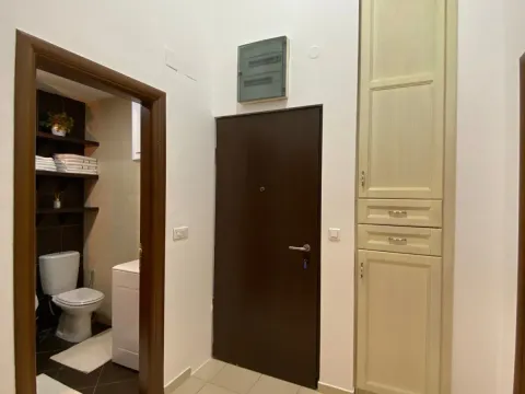 Izdavanje, jednosoban stan, 52m², City Kvart, Podgorica - image 7