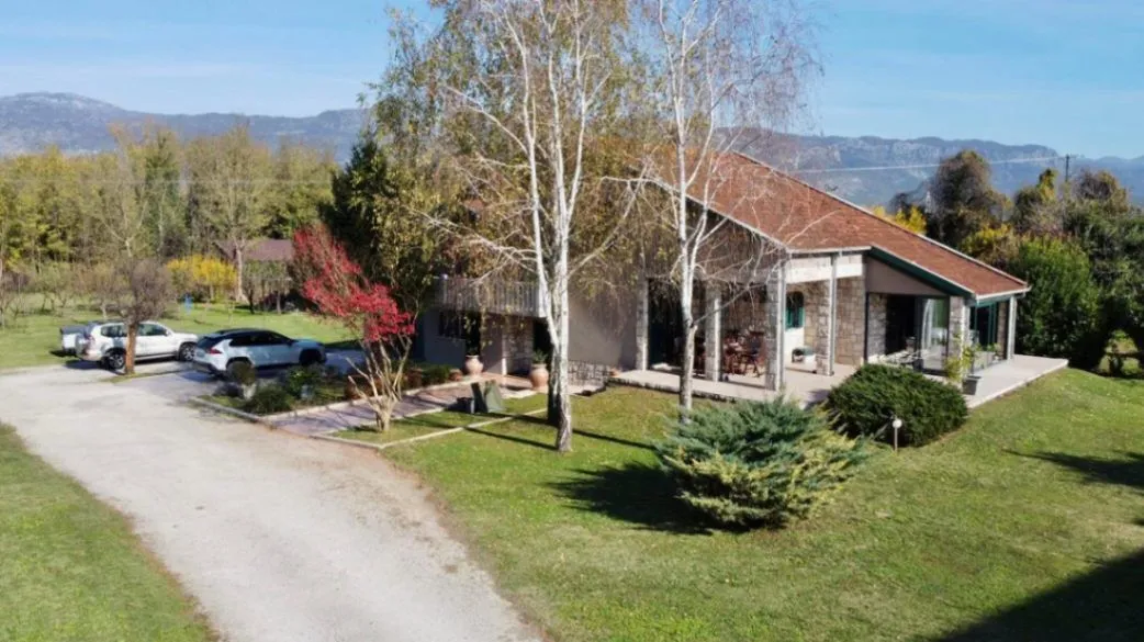 Prodaja, kuća, 330m², Centar, Danilovgrad