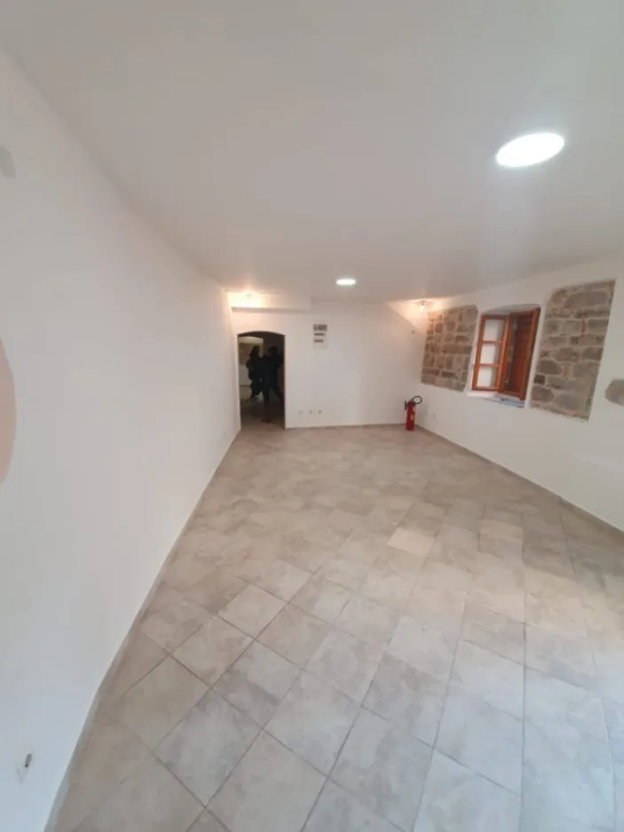 Sale, house, 100m², Centar, Kotor