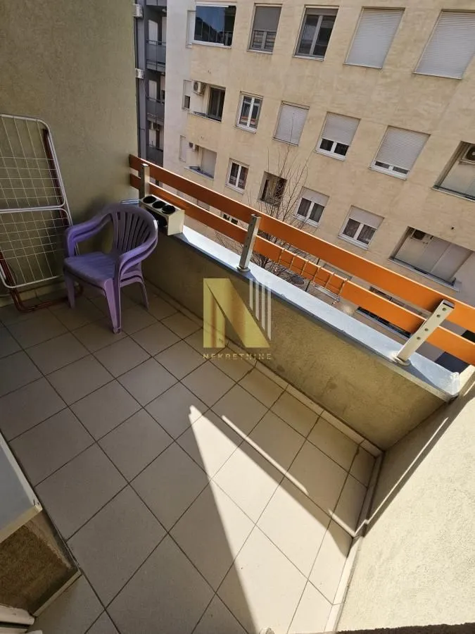 Izdavanje, jednosoban stan, 42m², Rotkvarija, Novi Sad Sve Podlokacije