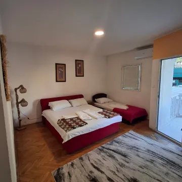 Rent, studio apartment, 25m², Podkošljun, Budva - image 4