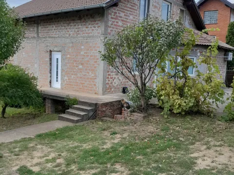 Prodaja, kuća, 312m², Bukovački plato, Petrovaradin - image 1