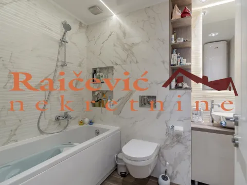 Prodaja, četvorosoban stan, 115m², Vračar, Šid - image 15