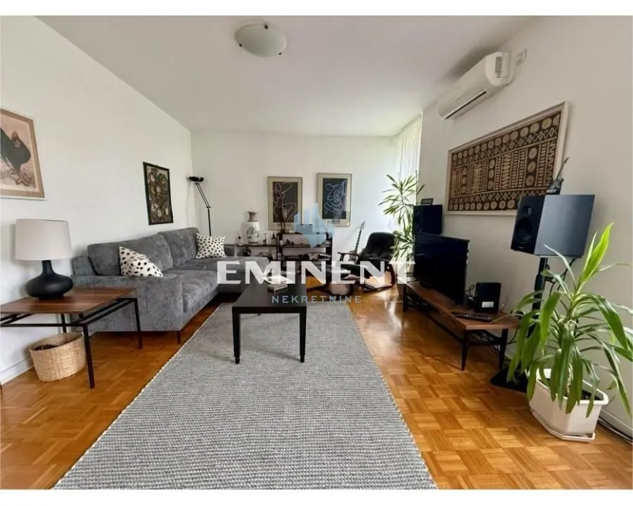 Izdavanje, dvosoban stan, 54m², Kalenić Pijaca, Vračar Sve Podlokacije