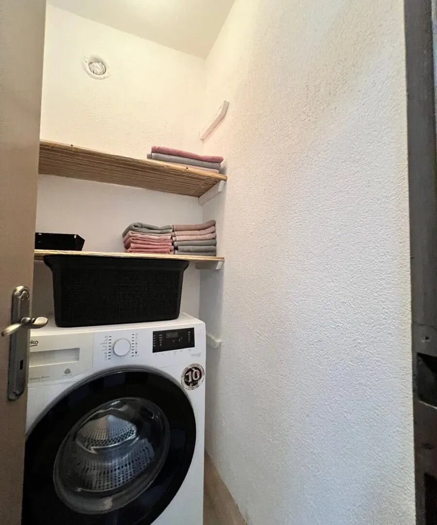 Izdavanje, dvosoban stan, 85m², Blok 5, Podgorica