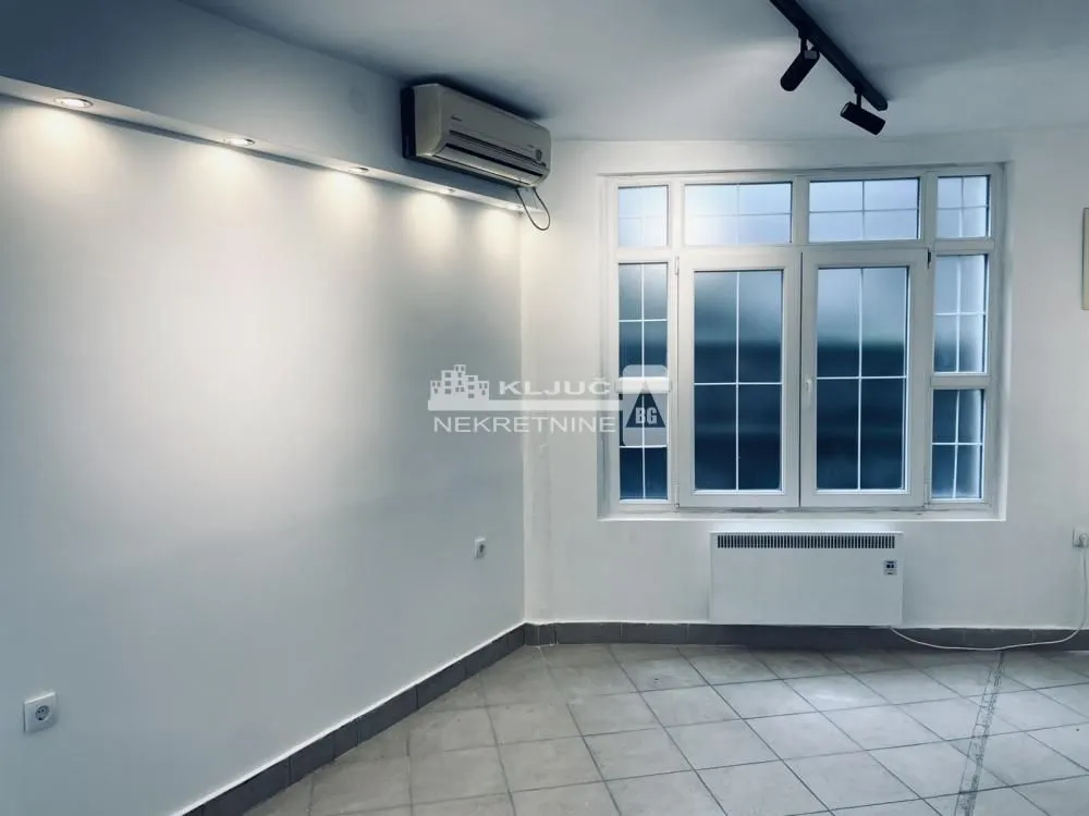 Izdavanje, poslovni prostor, 35m², Neimar, Vračar Sve Podlokacije