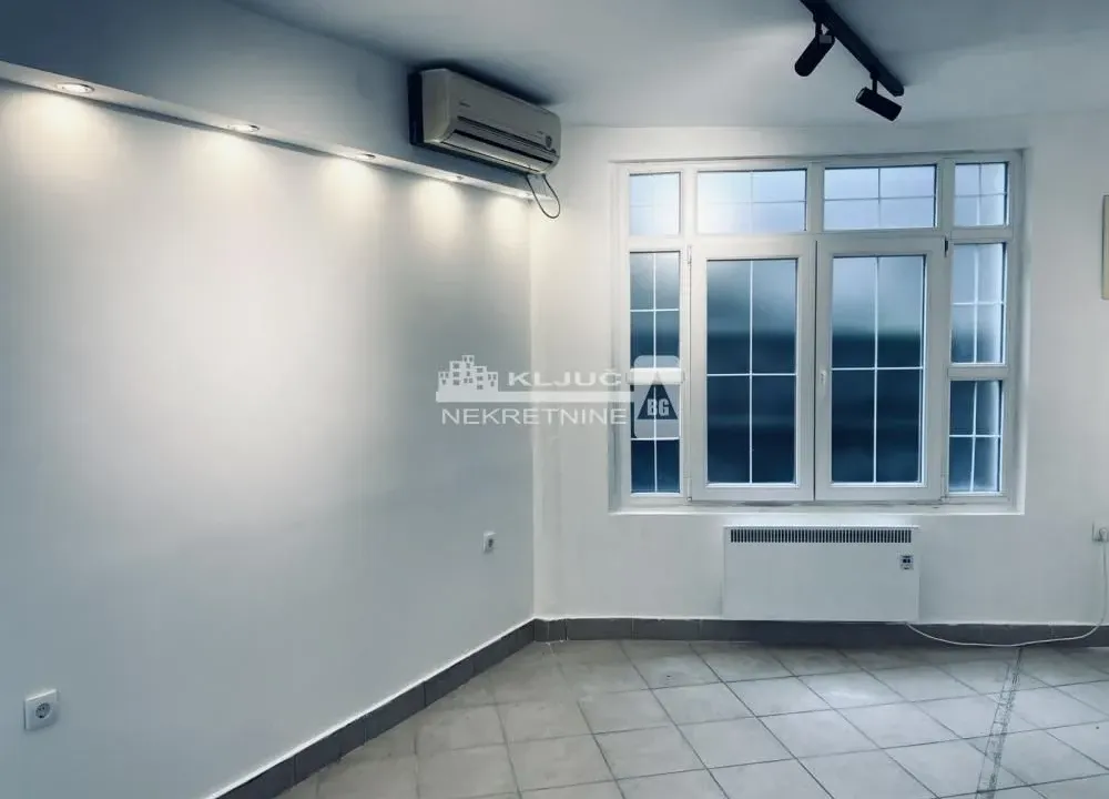 Izdavanje, poslovni prostor, 35m², Neimar, Vračar Sve Podlokacije