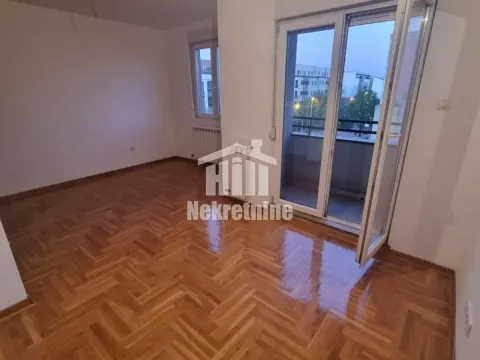 Prodaja, jednosoban stan, 43m², Zemun Cara Dušana, Zemun Sve Podlokacije - image 2