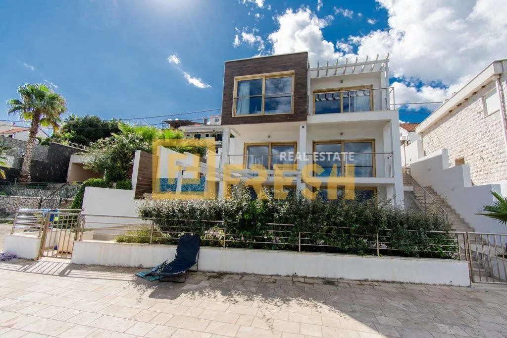 Prodaja, kuća, 300m², Tivat, Crna Gora