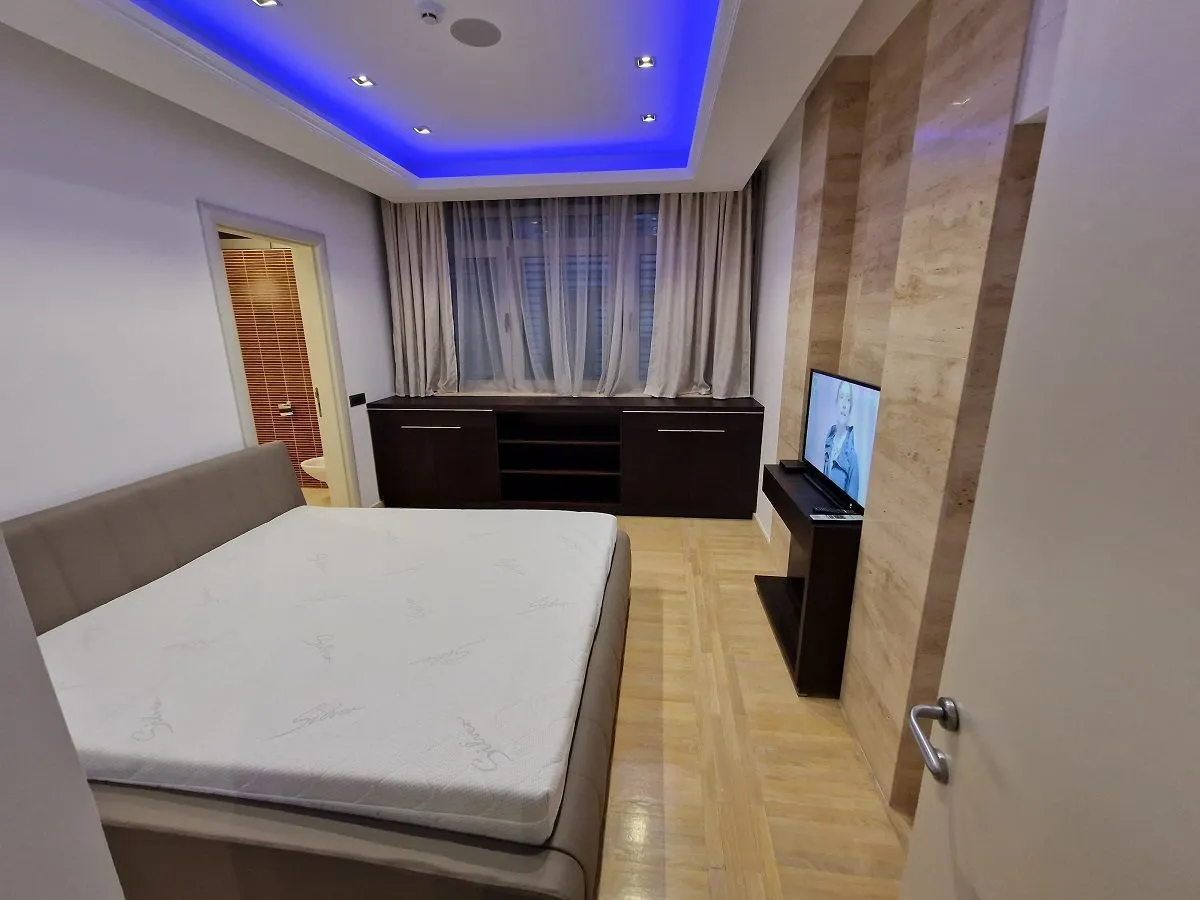 Rent, three bedroom apartment, 148m², Dedinje Sve Podlokacije, Beograd