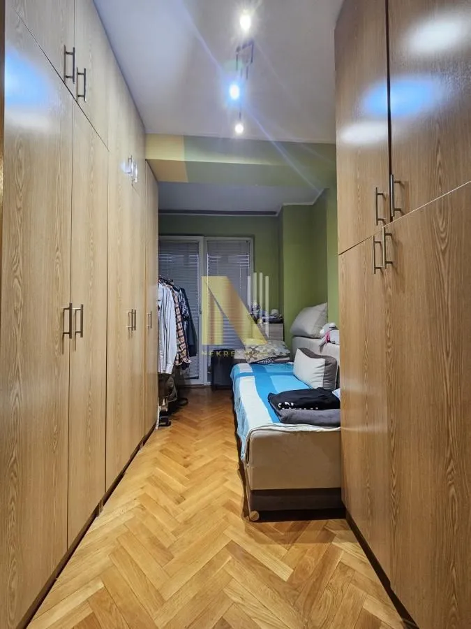 Prodaja, četvorosoban stan, 105m², Socijalno, Novi Sad Sve Podlokacije