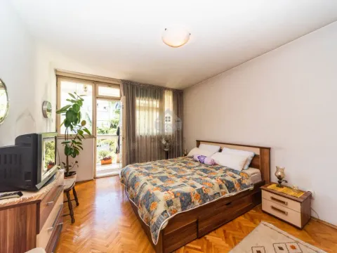 Izdavanje, trosoban stan, 105m², Preko Morače, Podgorica - image 8