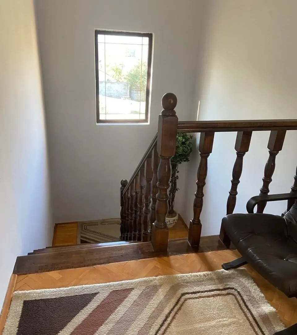 Izdavanje, kuća, 120m², Zagorič, Podgorica