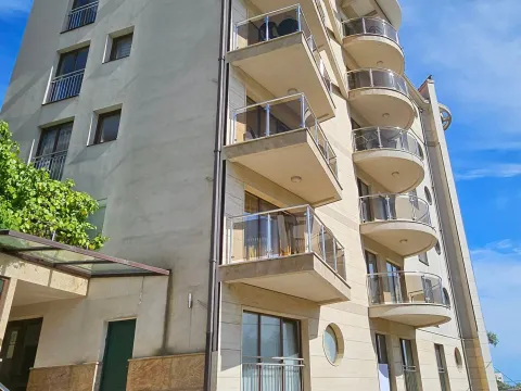 Rent, one bedroom apartment, 43m², Boreti, Budva - image 12