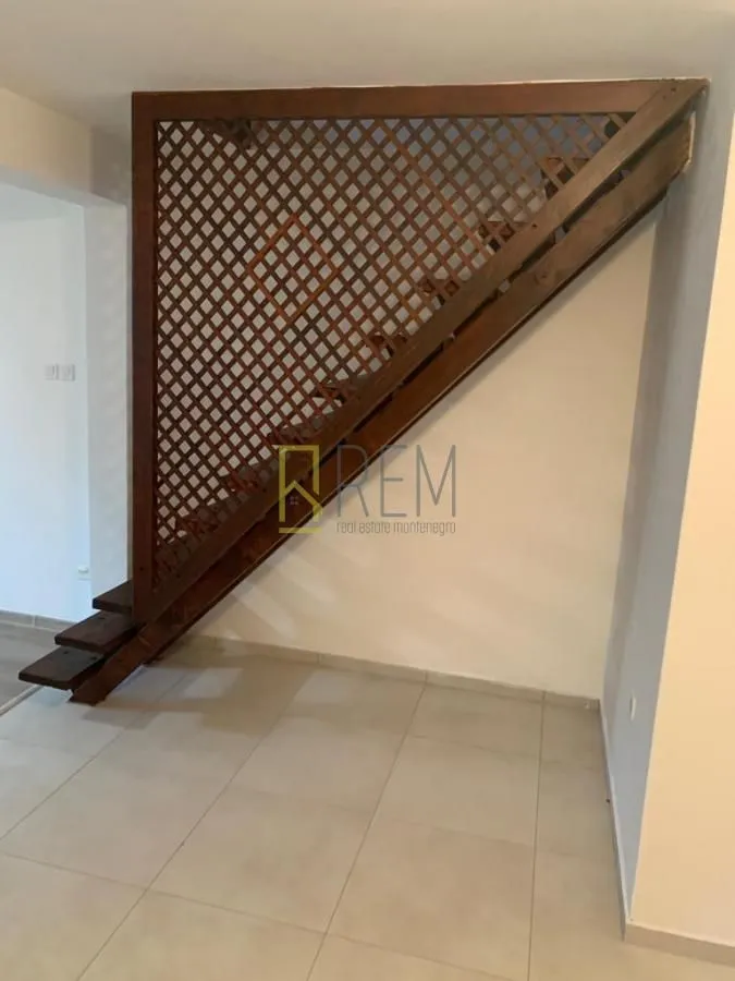 Prodaja, kuća, 100m², Stara Varoš, Podgorica