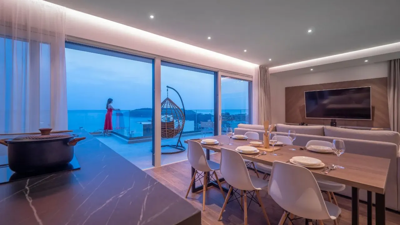 Prodaja, dvosoban stan, 140m², Bečići, Budva