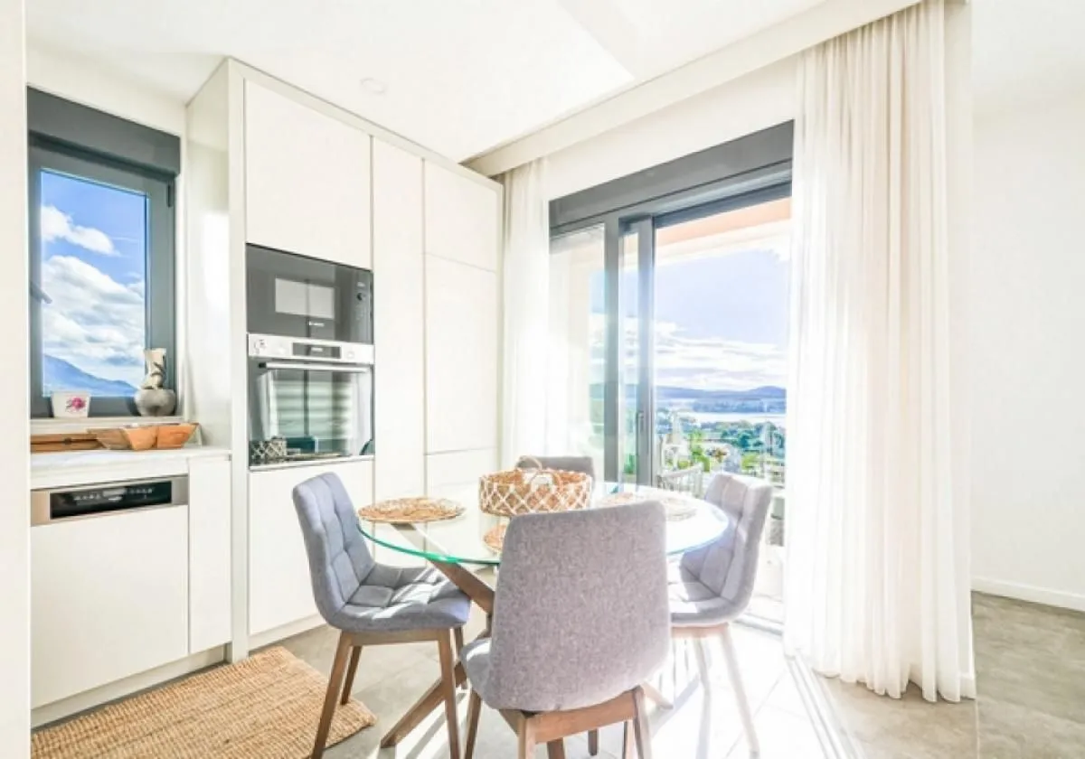 Prodaja, dvosoban stan, 62m², Tivat, Crna Gora