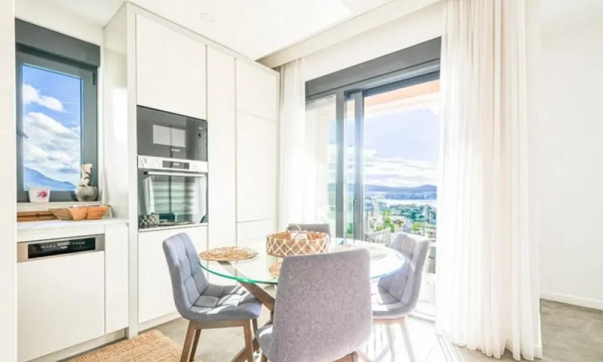 Prodaja, dvosoban stan, 62m², Tivat, Crna Gora