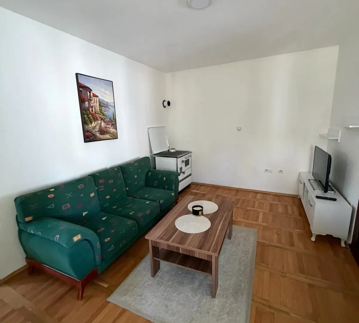 Izdavanje, jednosoban stan, 45m², Zlatica, Podgorica