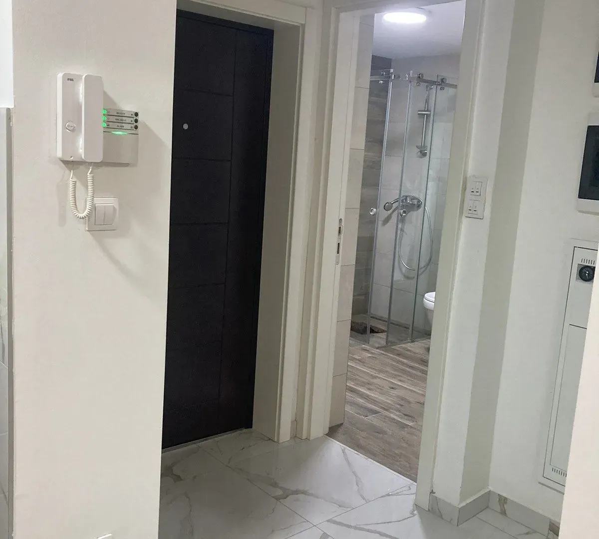Izdavanje, jednosoban stan, 44m², Zemun Sve Podlokacije, Beograd