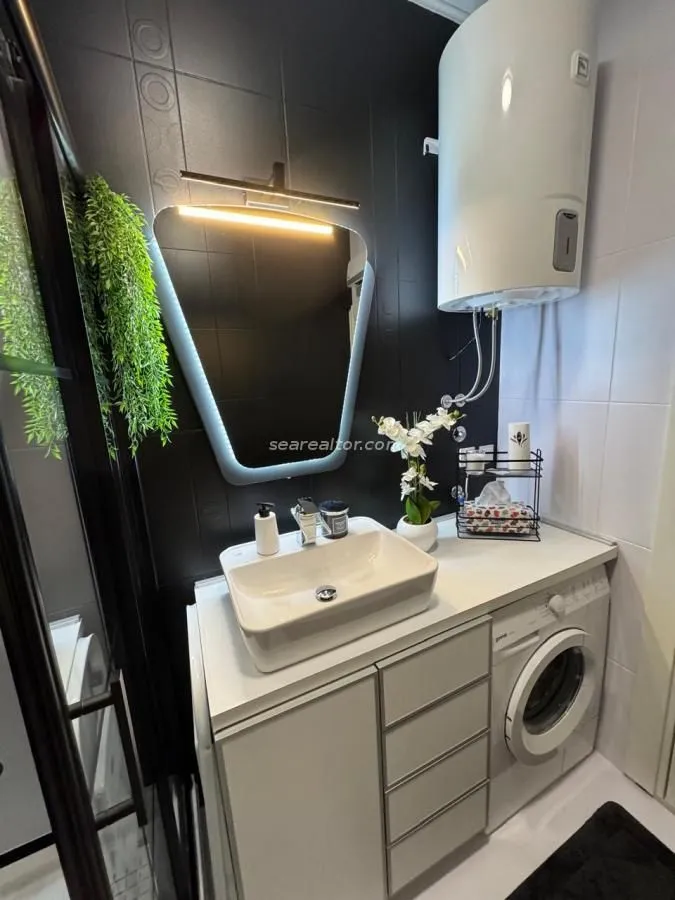 Izdavanje, jednosoban stan, 60m², Centar, Tivat