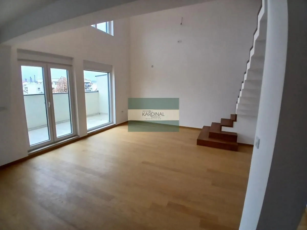 Prodaja, trosoban stan, 79m², Erdoglija, Kragujevac