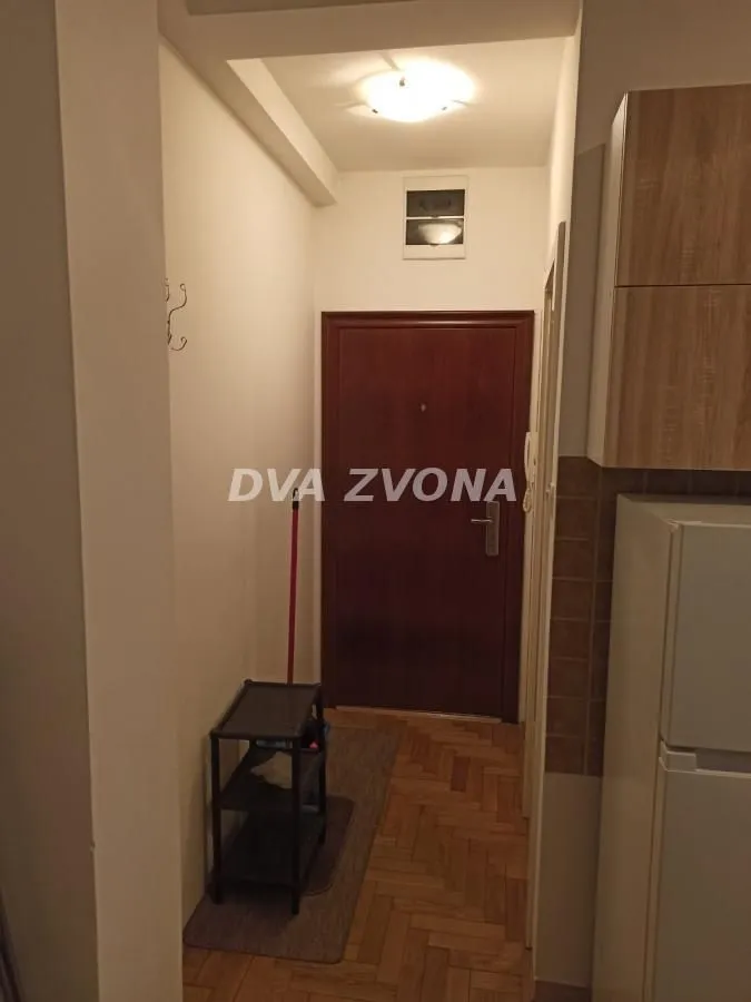 Prodaja, garsonjera, 25m², Detelinara, Novi Sad Sve Podlokacije