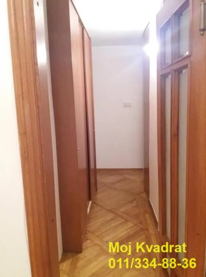 Izdavanje, četvorosoban stan, 94m², Savski Venac, Beograd
