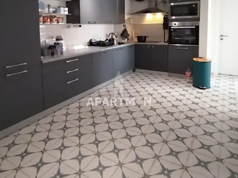 Prodaja, dvosoban stan, 63m², Zemun Sve Podlokacije, Beograd