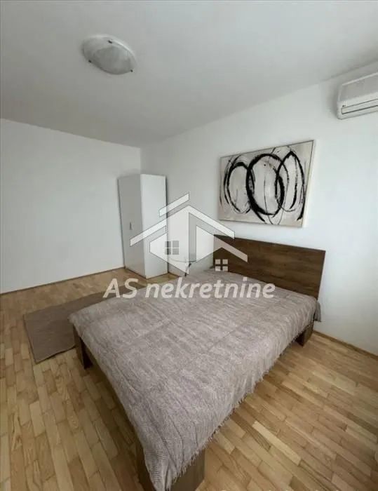 Rent, three bedroom apartment, 120m², Savski Venac, Beograd