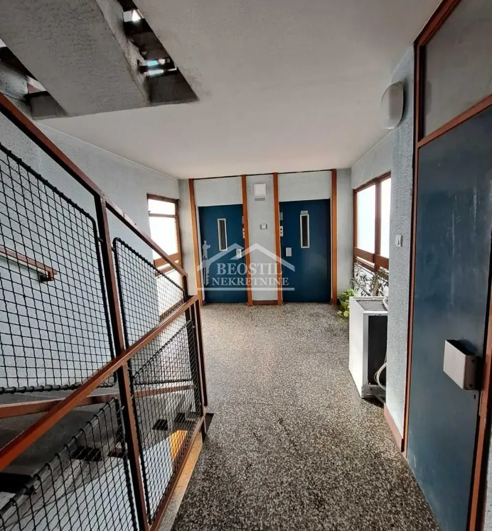 Prodaja, trosoban stan, 105m², Voždovačka Crkva, Voždovac Sve Podlokacije