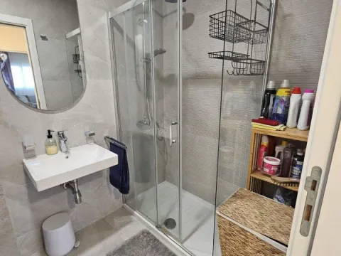 Izdavanje, dvosoban stan, 73m², Central Point, Podgorica - image 9