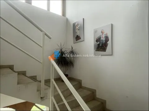 Izdavanje, četvorosoban stan, 120m², Savski Venac, Beograd - image 26