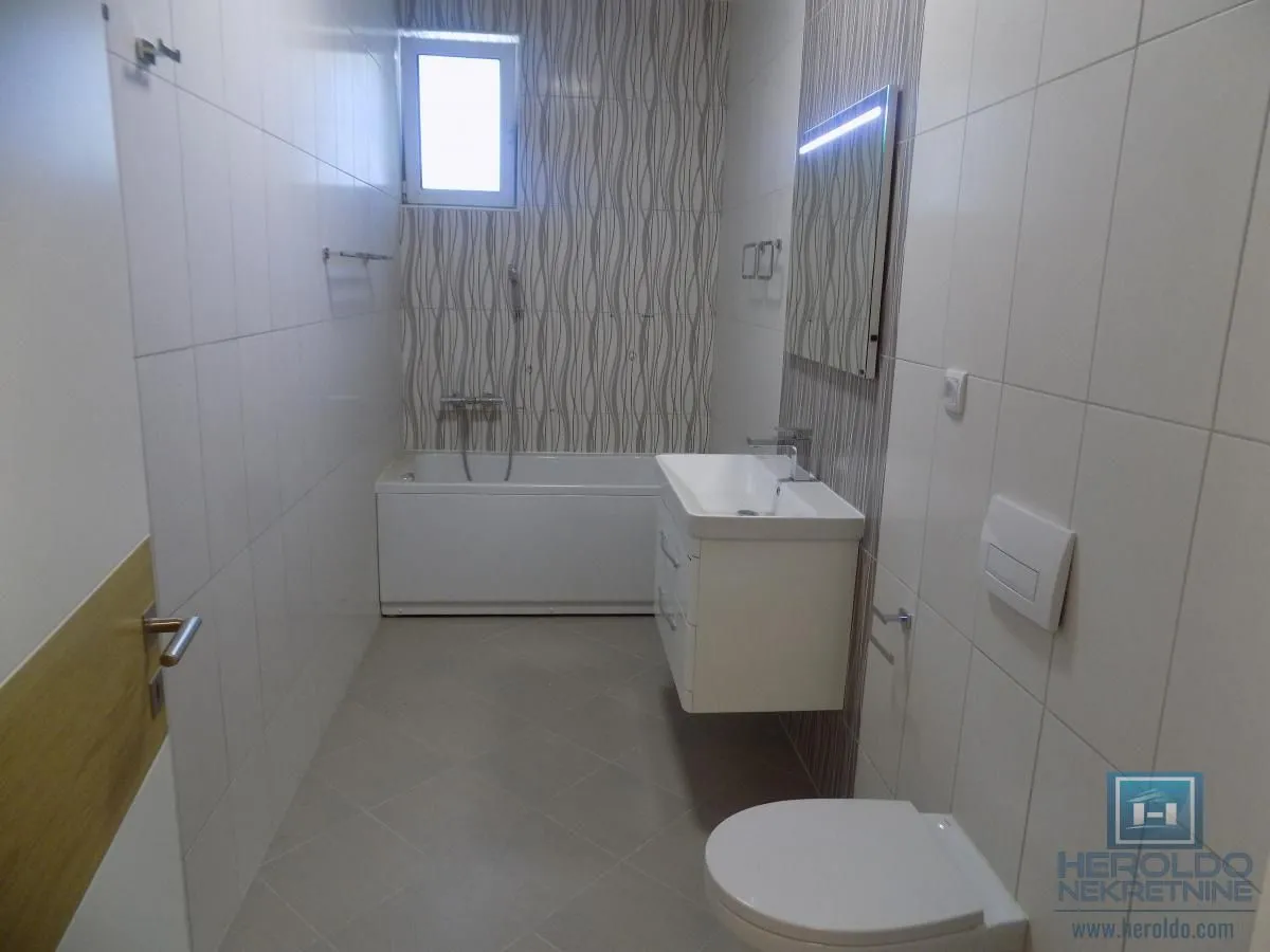 Prodaja, kuća, 192m², 4. juli, Paraćin