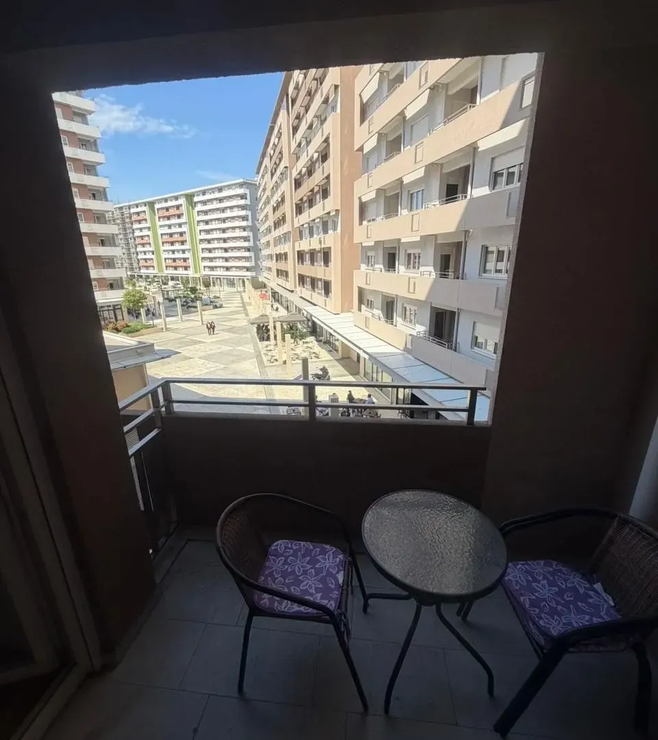 Izdavanje, jednosoban stan, 50m², Central Point, Podgorica