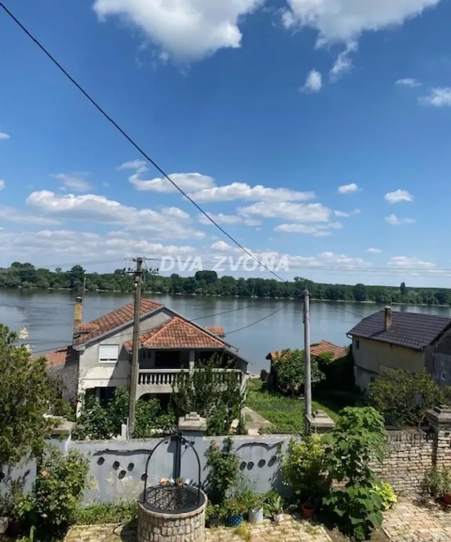 Prodaja, ugostiteljski objekat, 630m², Stari Slankamen, Inđija