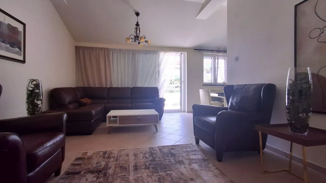 Izdavanje, stan, 115m², Momišići, Podgorica