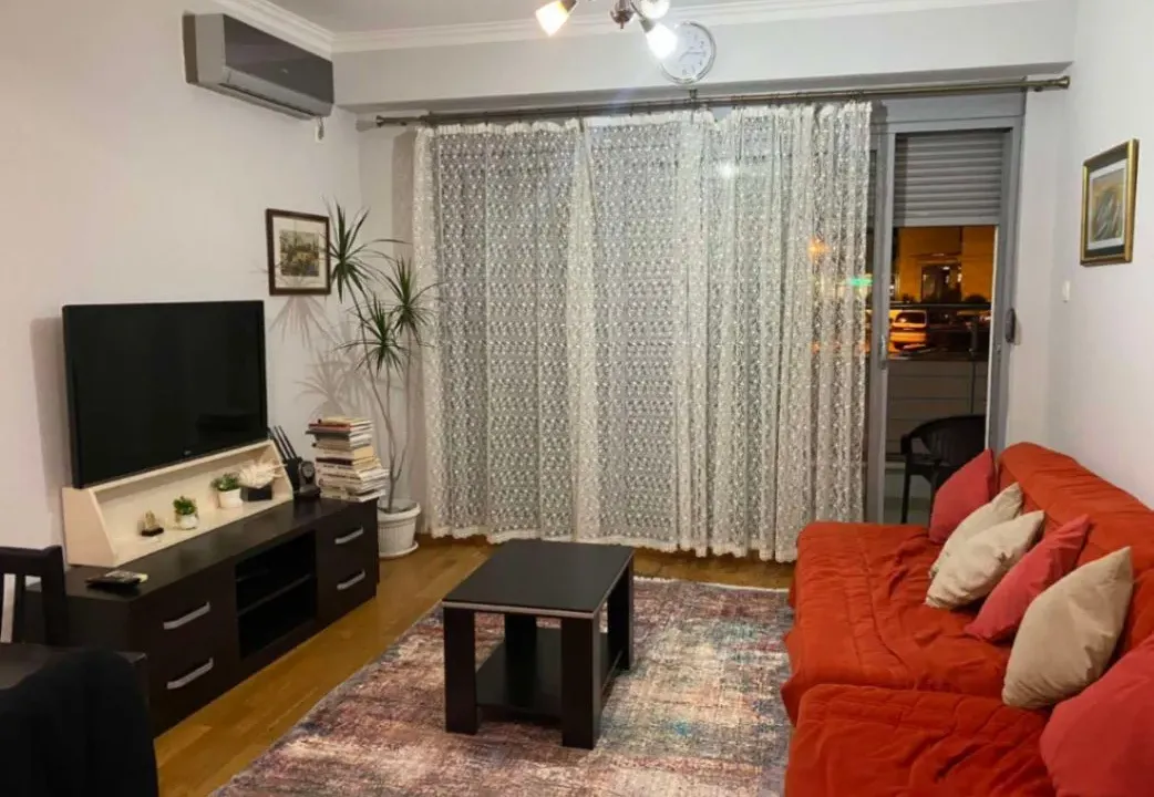 Izdavanje, jednosoban stan, 55m², Centar, Budva