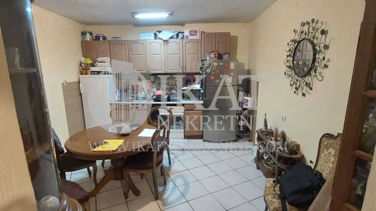 Prodaja, četvorosoban stan, 87m², Centar Sve Podlokacije, Beograd