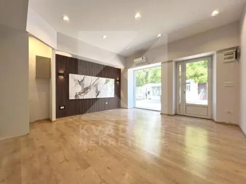 Rent, office space, 20m², Centar, Podgorica - image 4
